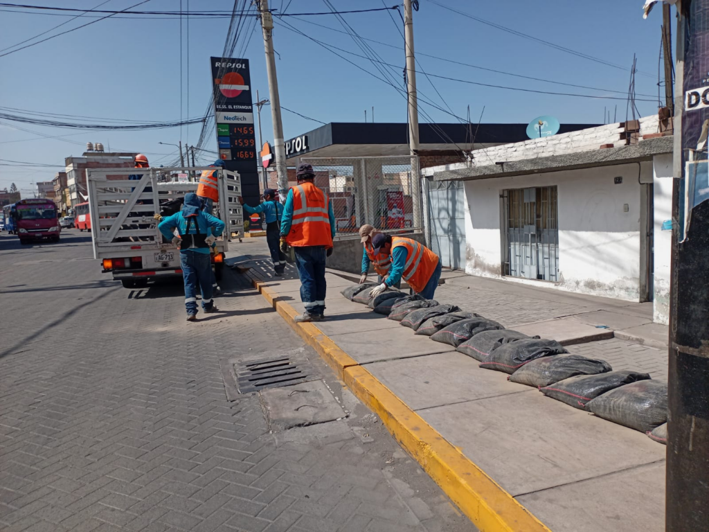 Municipio De Bustamante Apoya Con Sacos Terreros Por Lluvias Diario