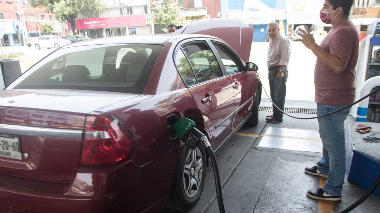 Valor de galón de gasolina bordea S/ 18 y balón de gas S/ 56