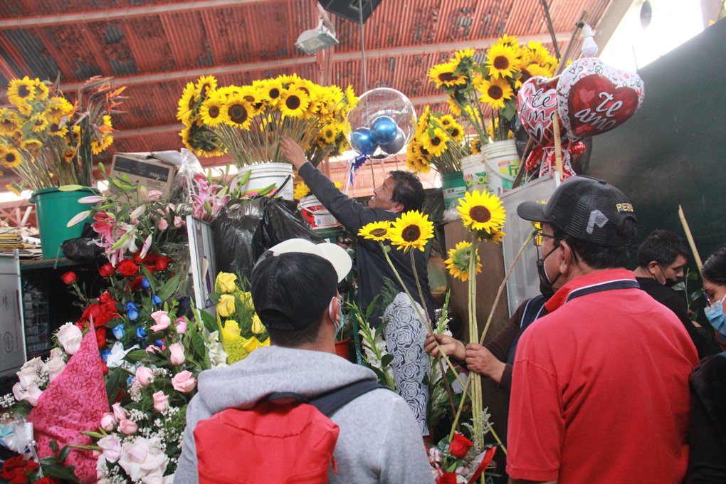 Precio de las flores se multiplicaron en mercados por día de San Valentín