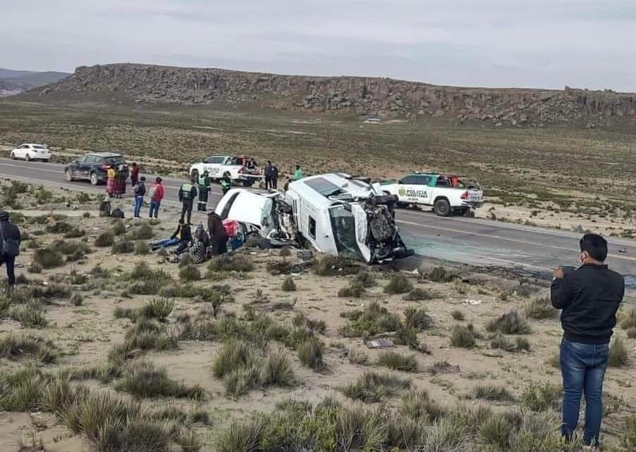 Cinco fallecidos y 16 heridos en carretera Arequipa-Puno