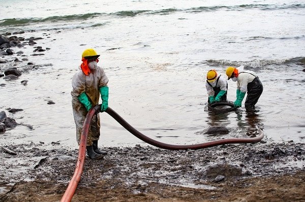 Repsol expresa su colaboración ante paralización de actividades en el mar