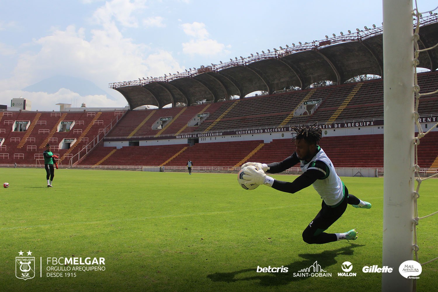 Hinchada y equipo de Melgar ansiosos por regresar al estadio