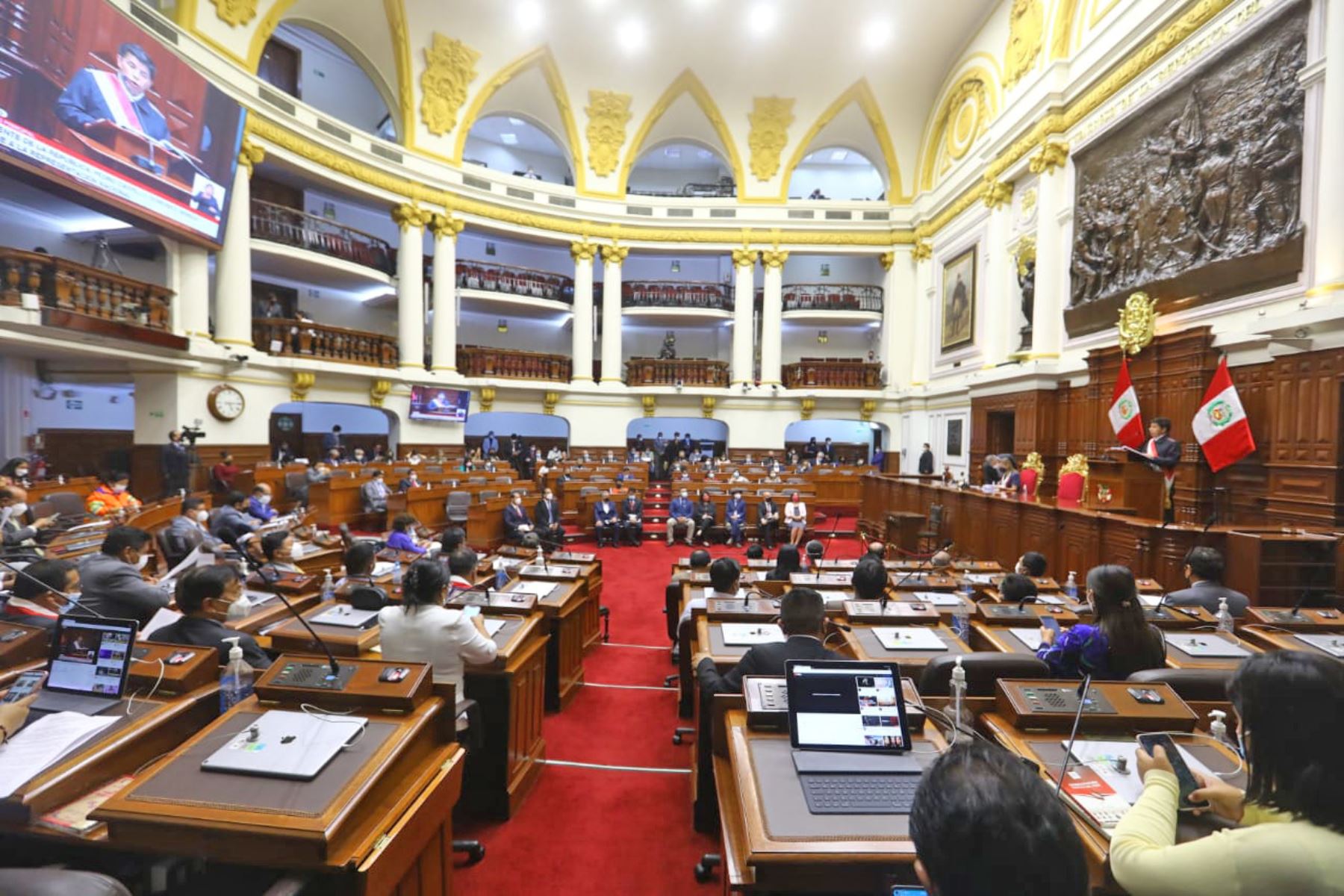 «Tiendo mi mano para construir puentes, promover diálogo y trabajar juntos»