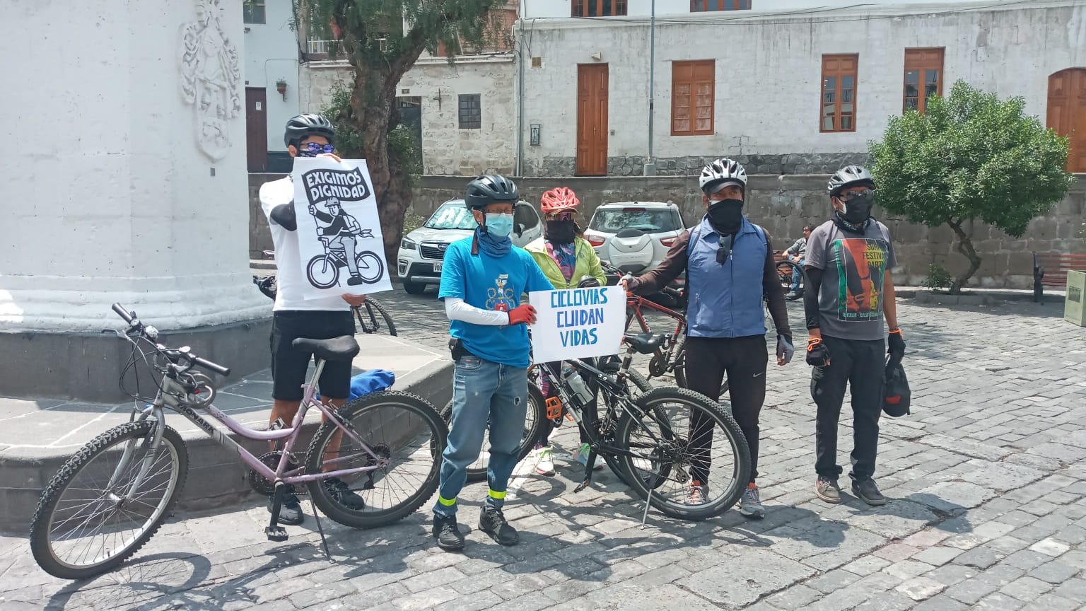 Ciclistas protestaron por posibles modificaciones en ciclovías