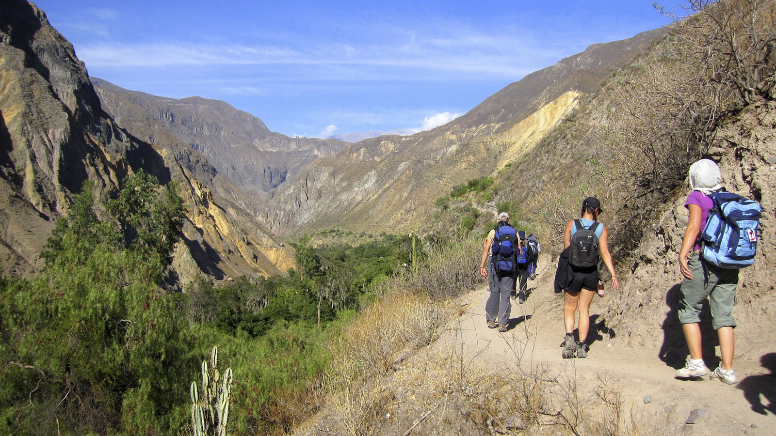 Inician proyecto de señalización en camino de trekking del Colca