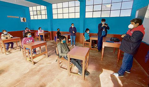 Suspenderían clases presenciales de detectarse COVID-19 en colegios