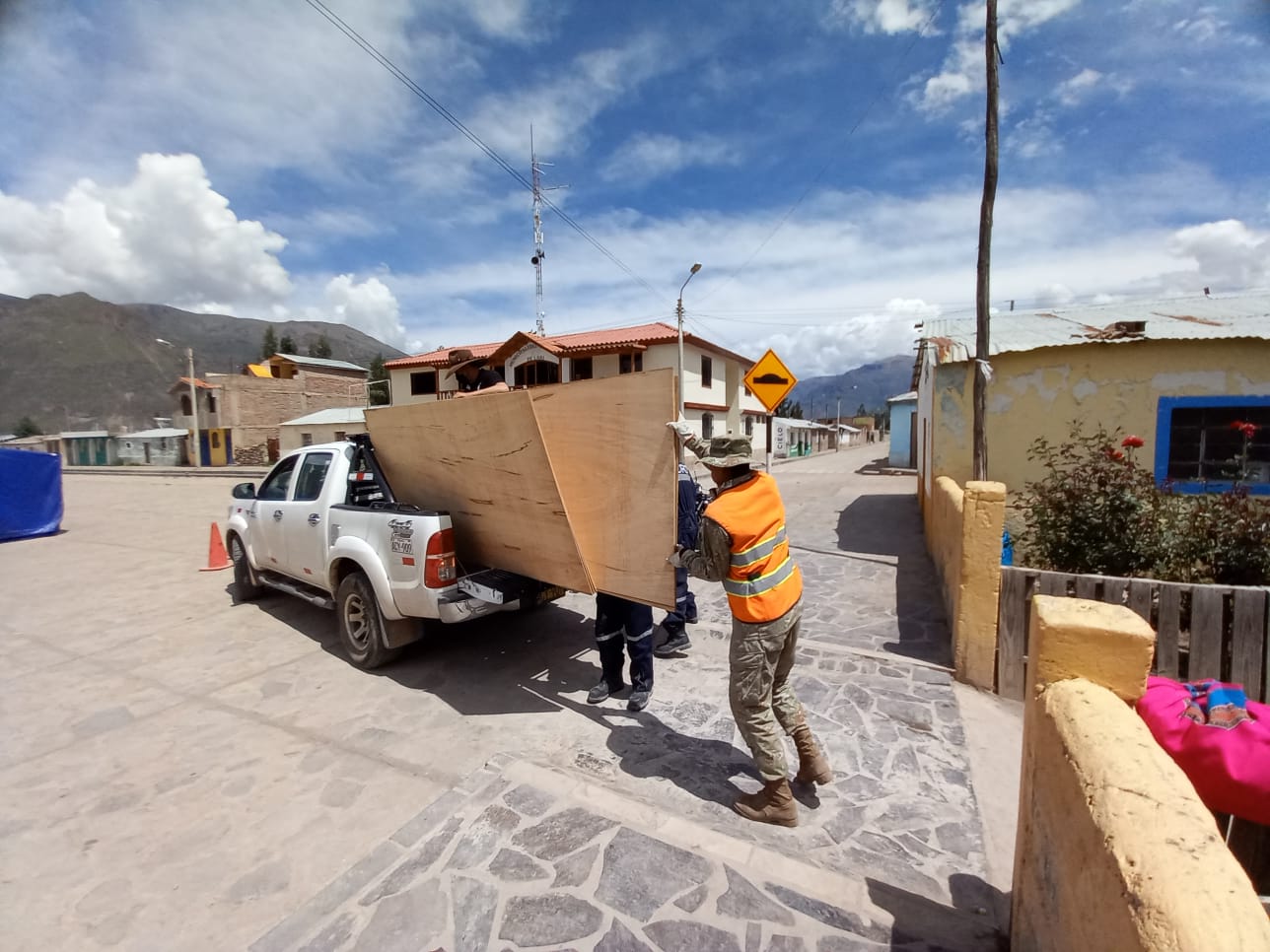 Envían un lote de 7 mil medicamentos a Caylloma