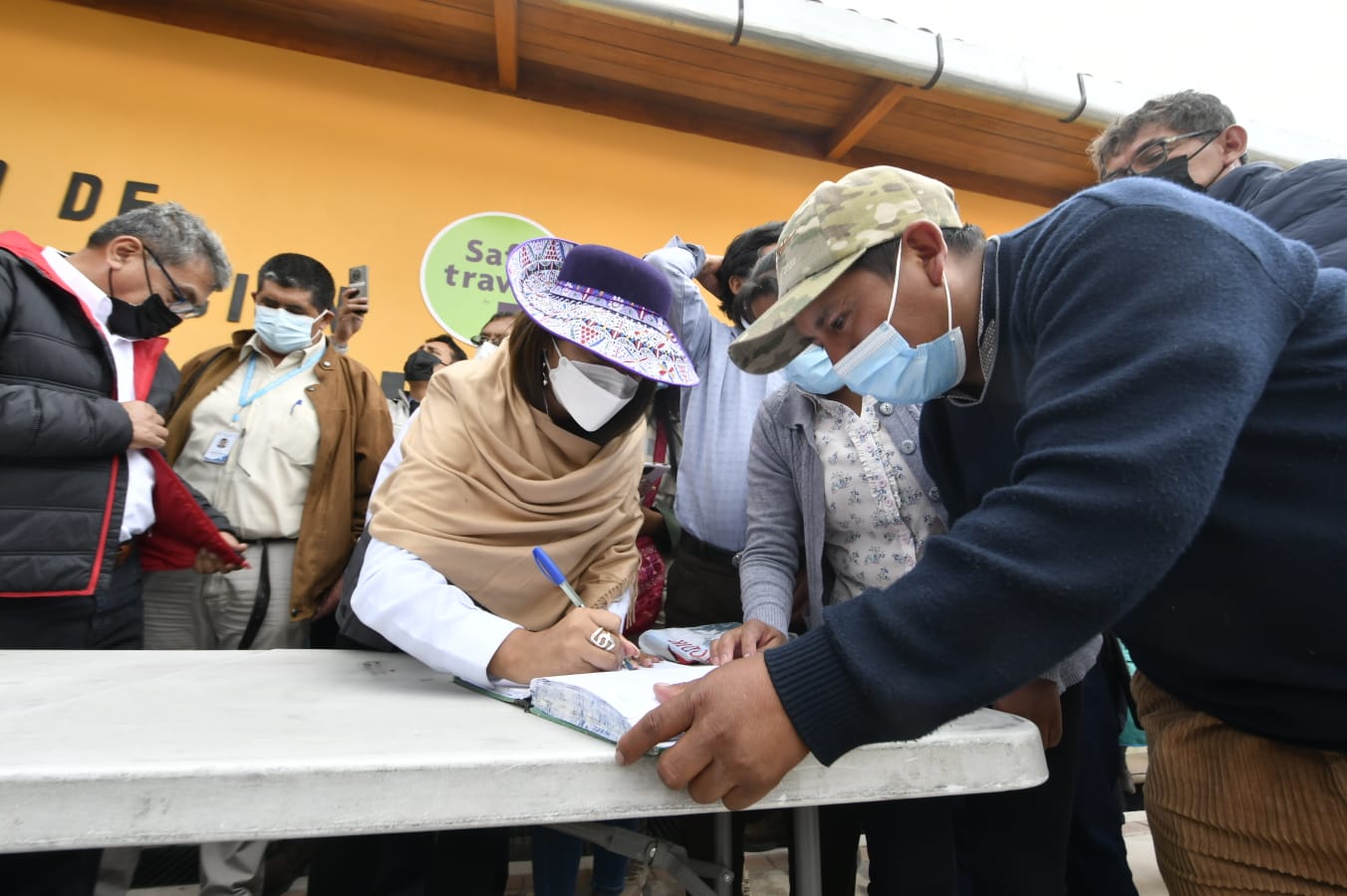 Dirigentes en huelga impiden que llegue la ayuda a Caylloma