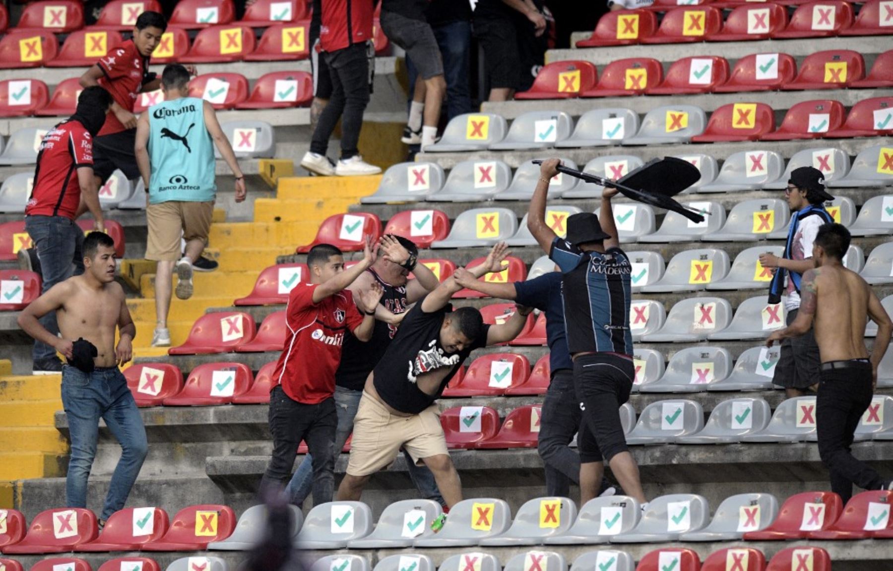 Veintidós heridos por violencia en partido de fútbol en México