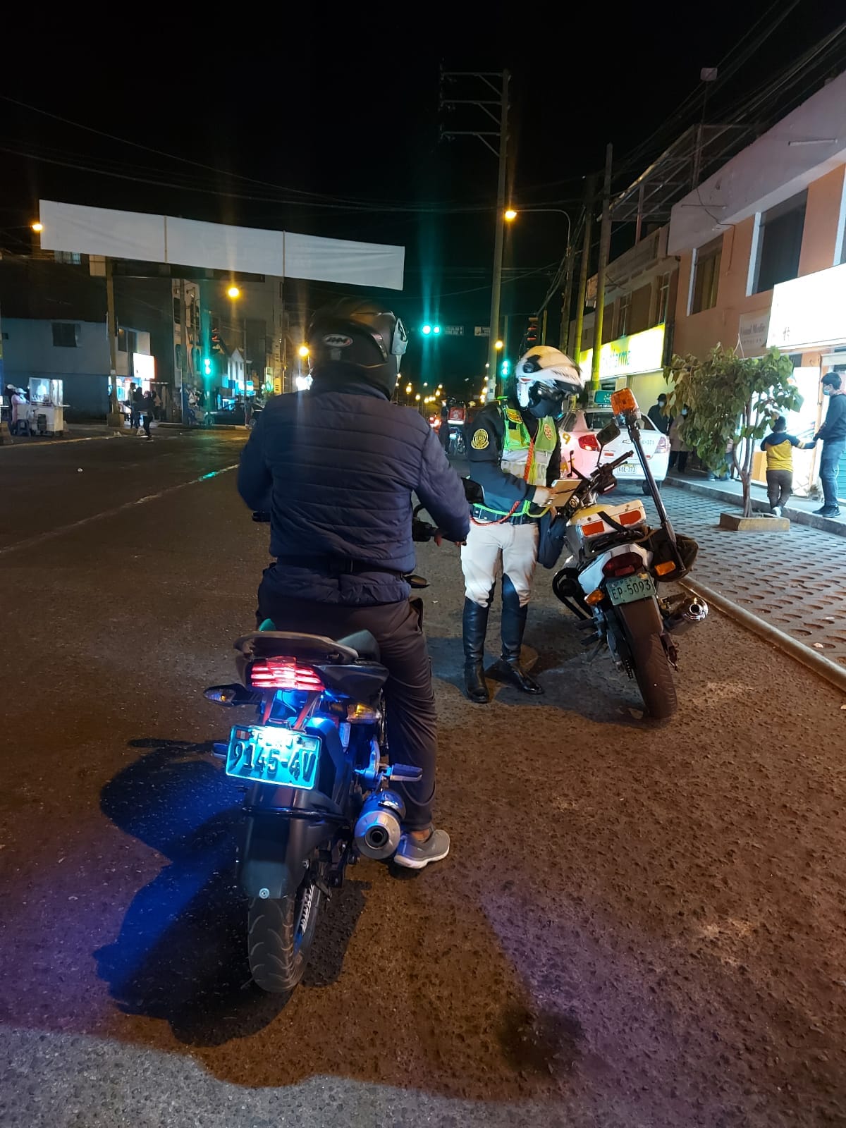 Sentencian a 8 motociclistas por manejar con licencias de conducir falsas