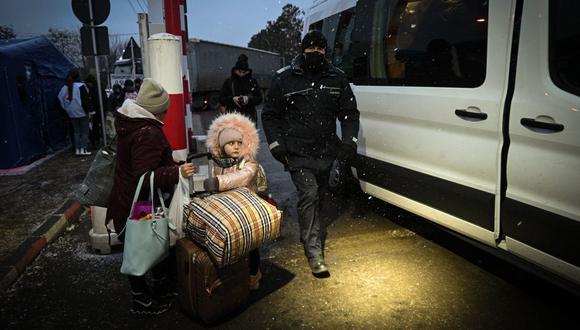 Cancillería: 24 peruanos fueron embarcados de Ucrania hacia Polonia