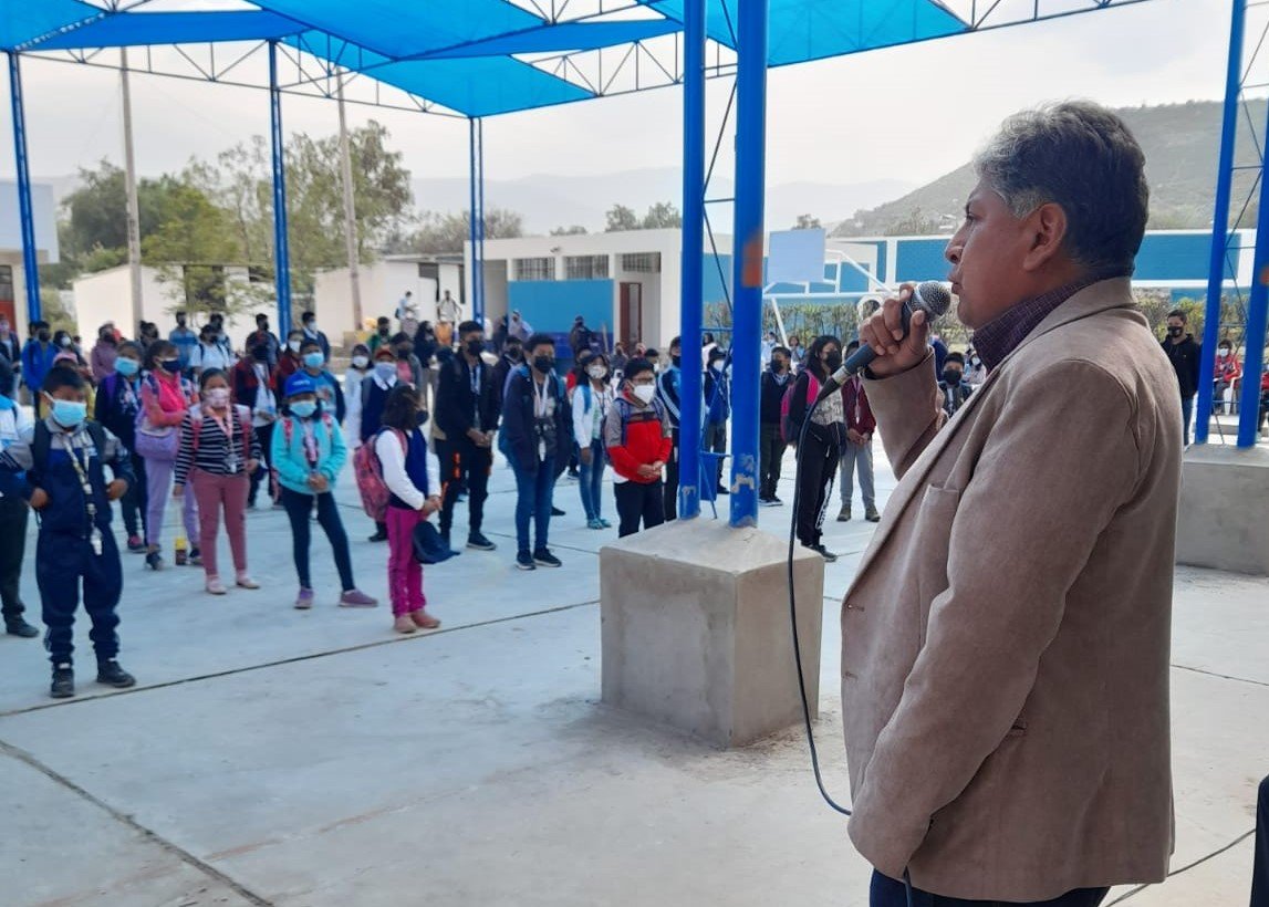 Inauguran mantenimiento de colegio en Mollebaya