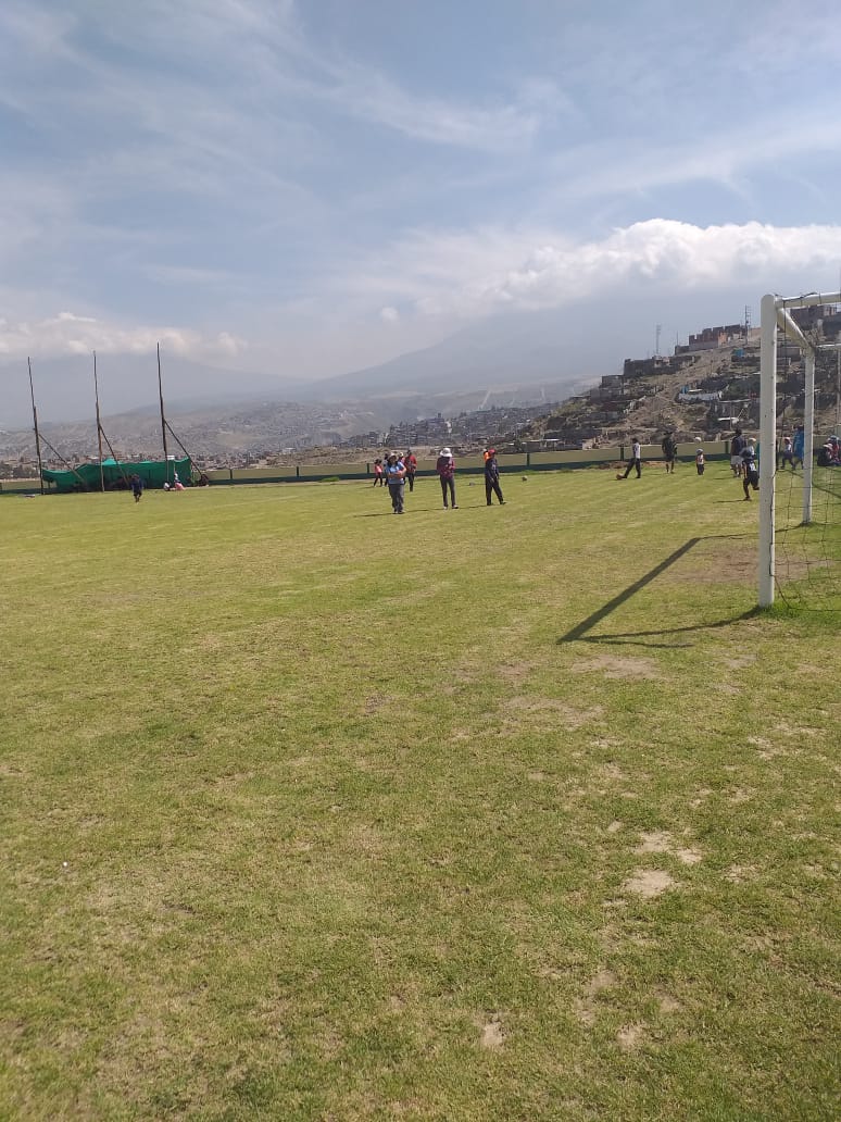 Camarines del estadio de Paucarpata en mal estado