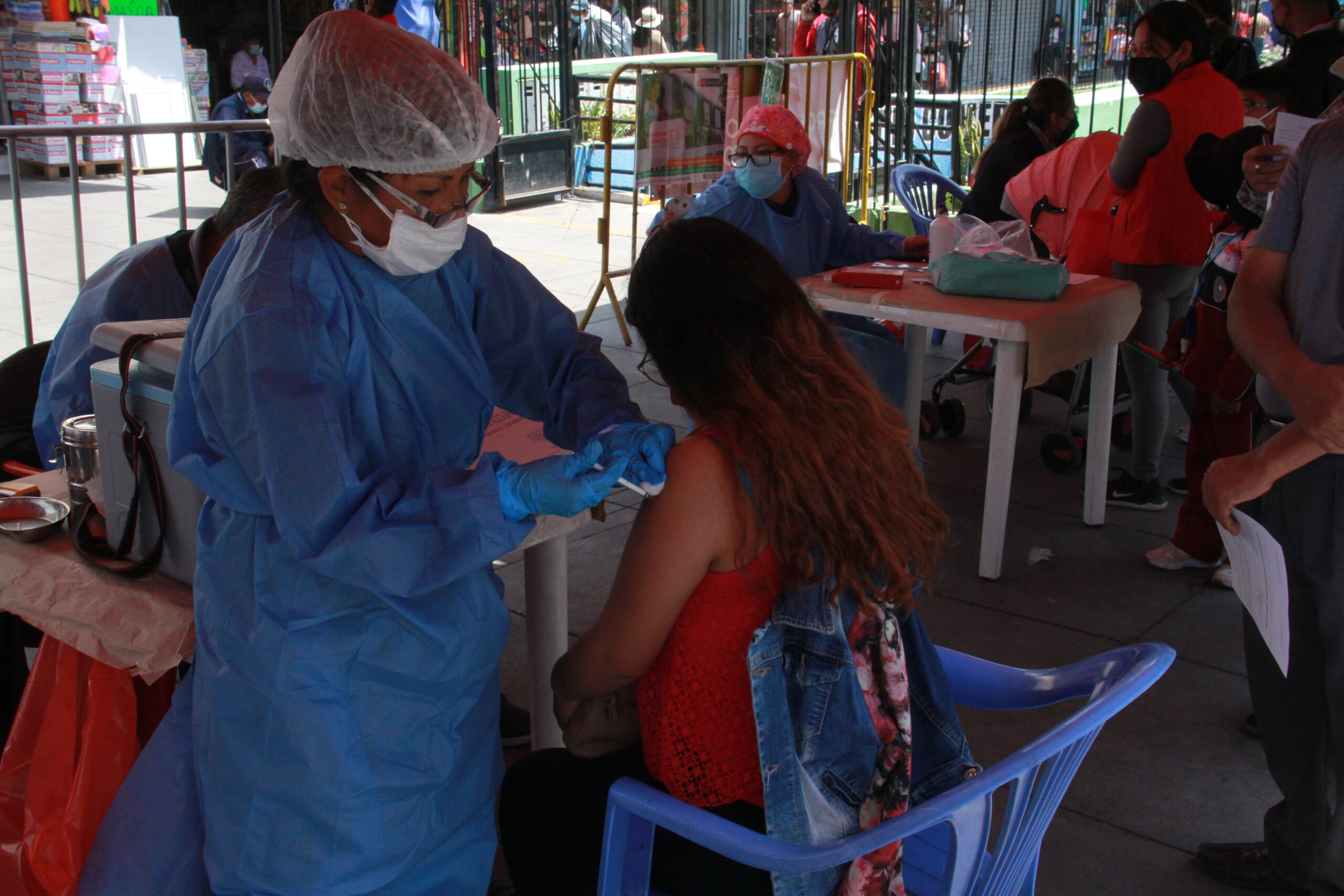 En Arequipa mil 500 personas recibieron vacunas Moderna