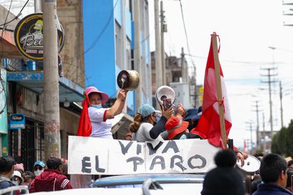 Se debe llamar a la unidad y convocar a profesionales