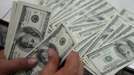 Dólar registra fuerte alza al cierre de ayer viernes