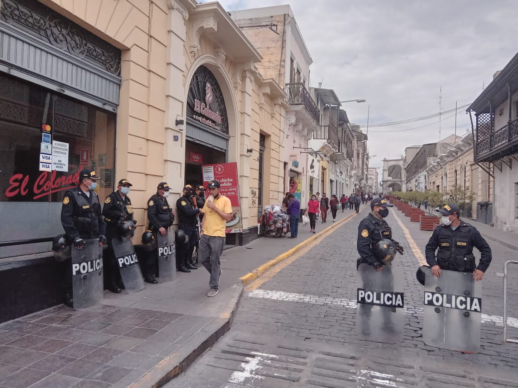 Policías seguirán en alerta absoluta por disposición nacional