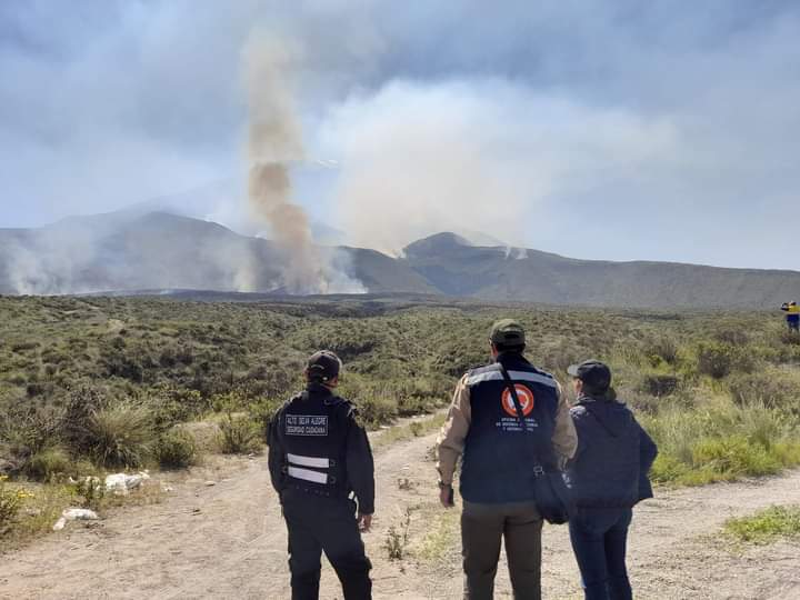 COER brindó apoyo para controlar incendios en el volcán Misti