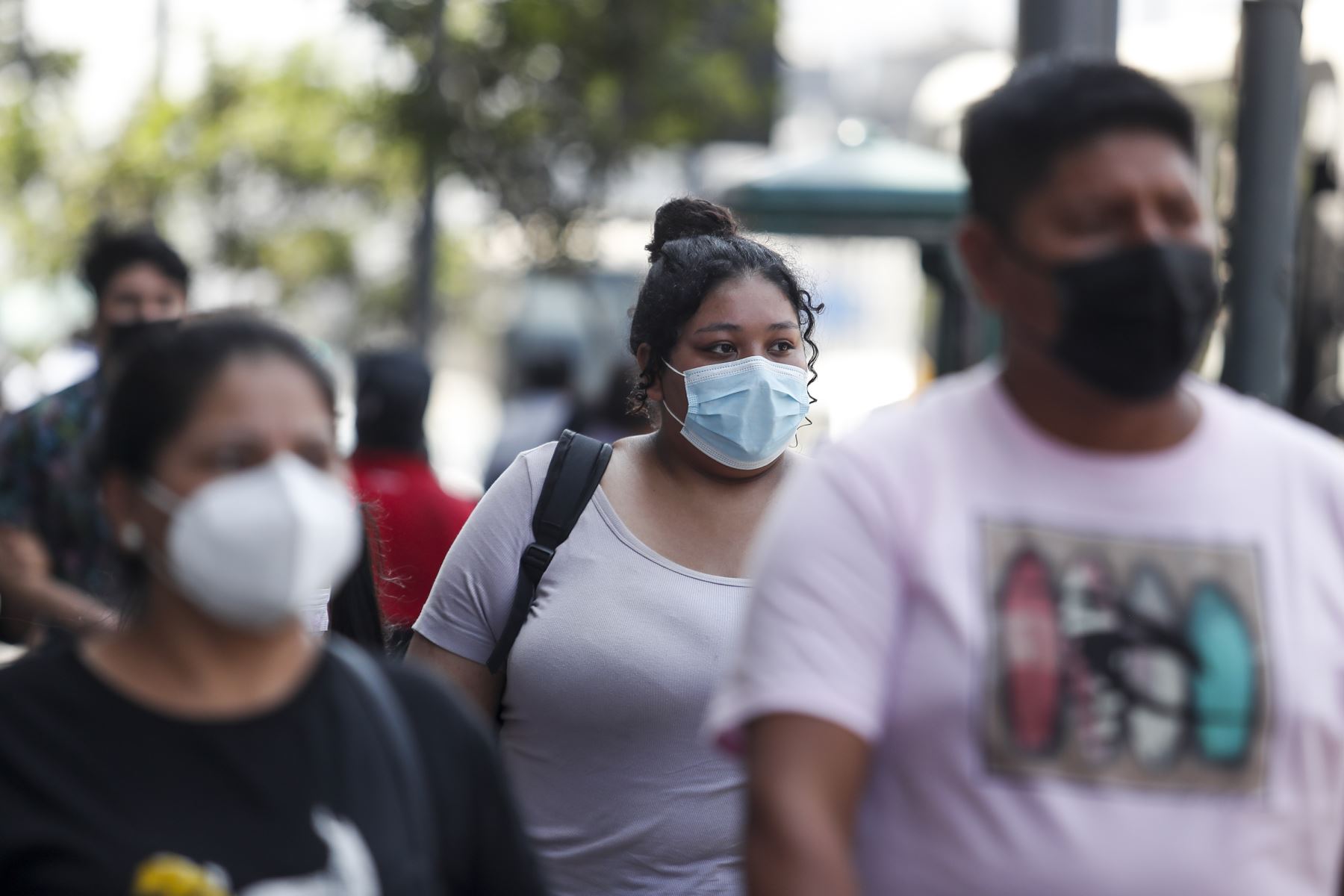 Anuncian que uso de mascarillas en lugares abiertos será voluntario