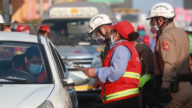 Amnistía no beneficiará a transportistas ebrios o que se pasan la luz roja