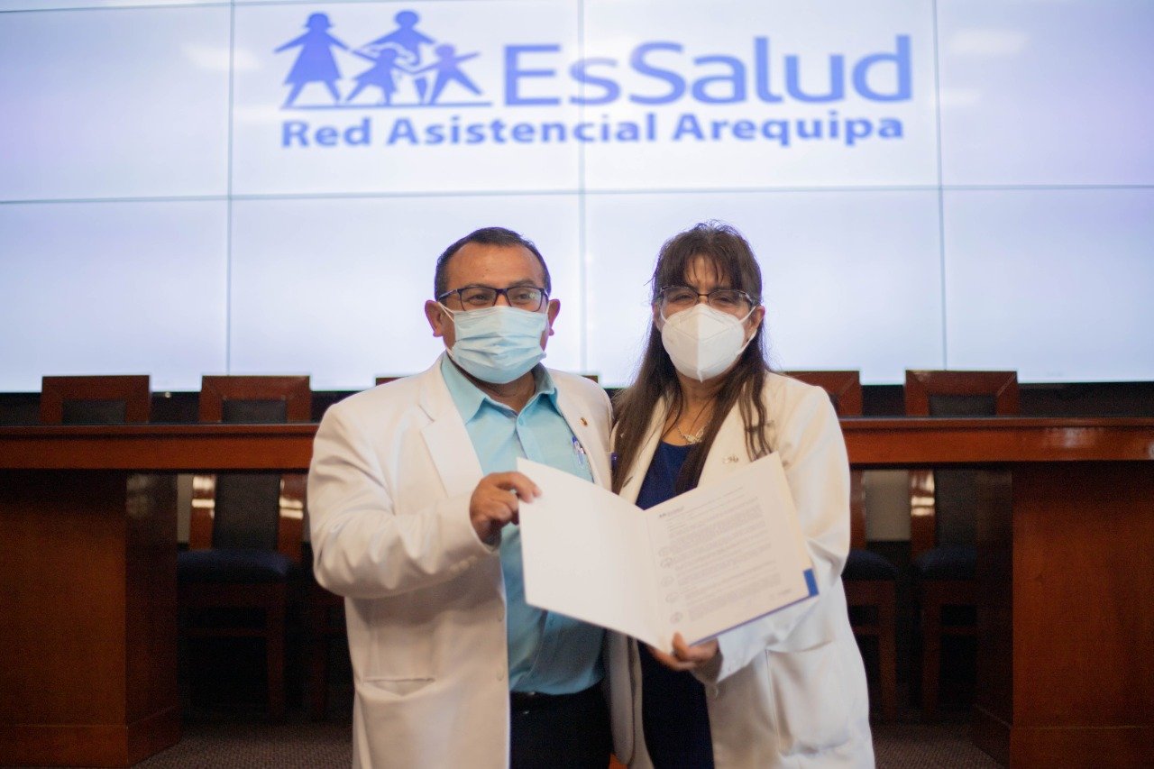 Gerencia de EsSalud presenta nueva directora del Hospital III Yanahuara