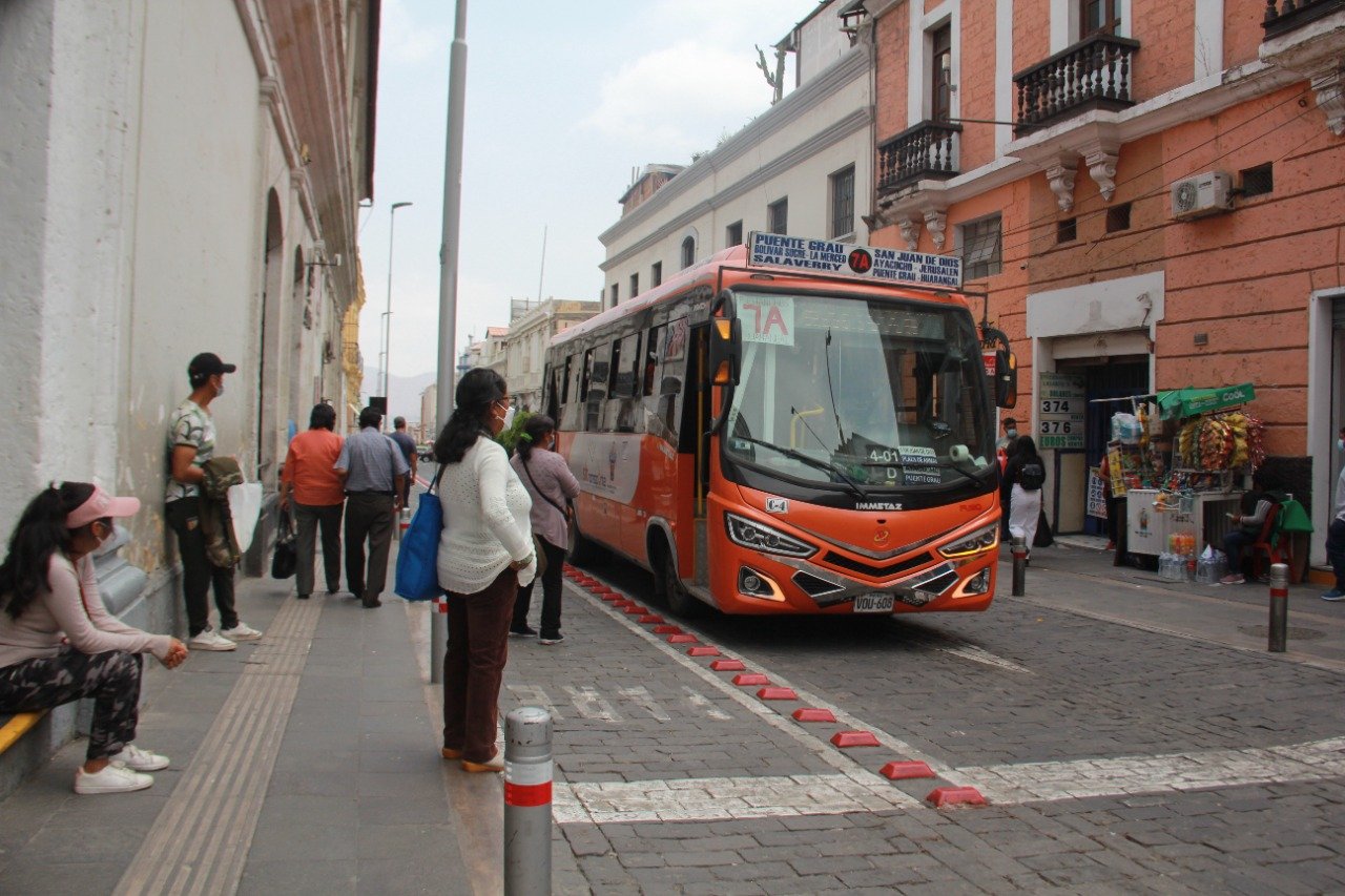 Destinan 15 unidades del SIT para Apipa y vía Arequipa – La Joya