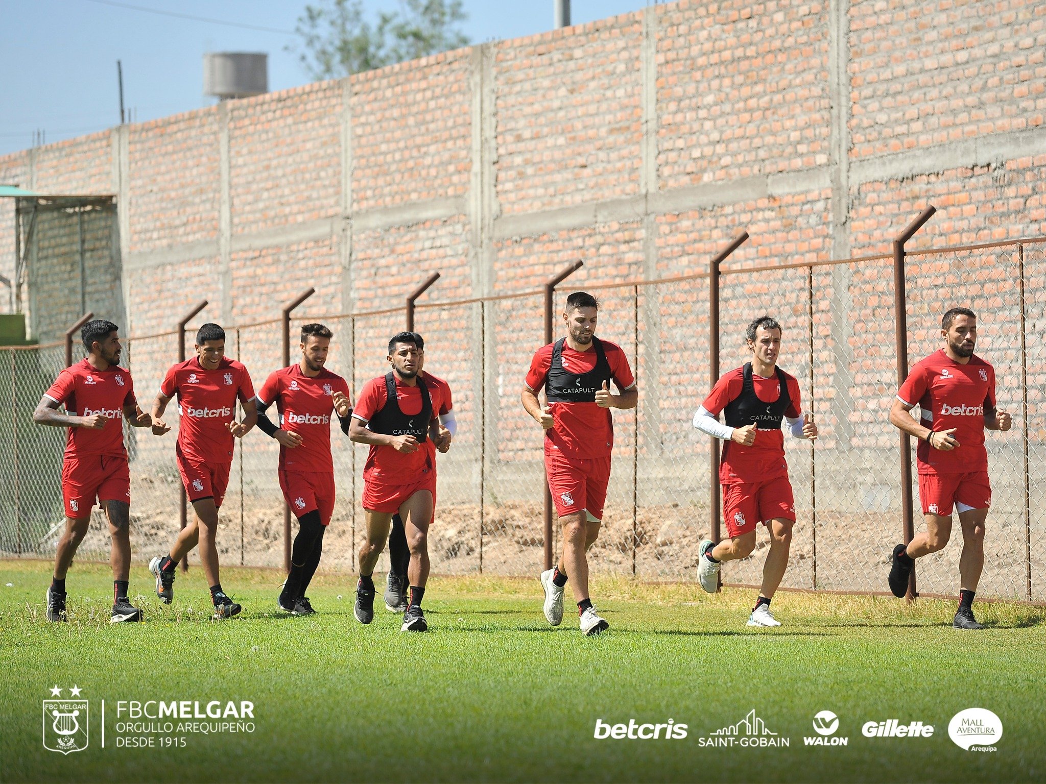 Melgar y Binacional salen mañana por los tres puntos