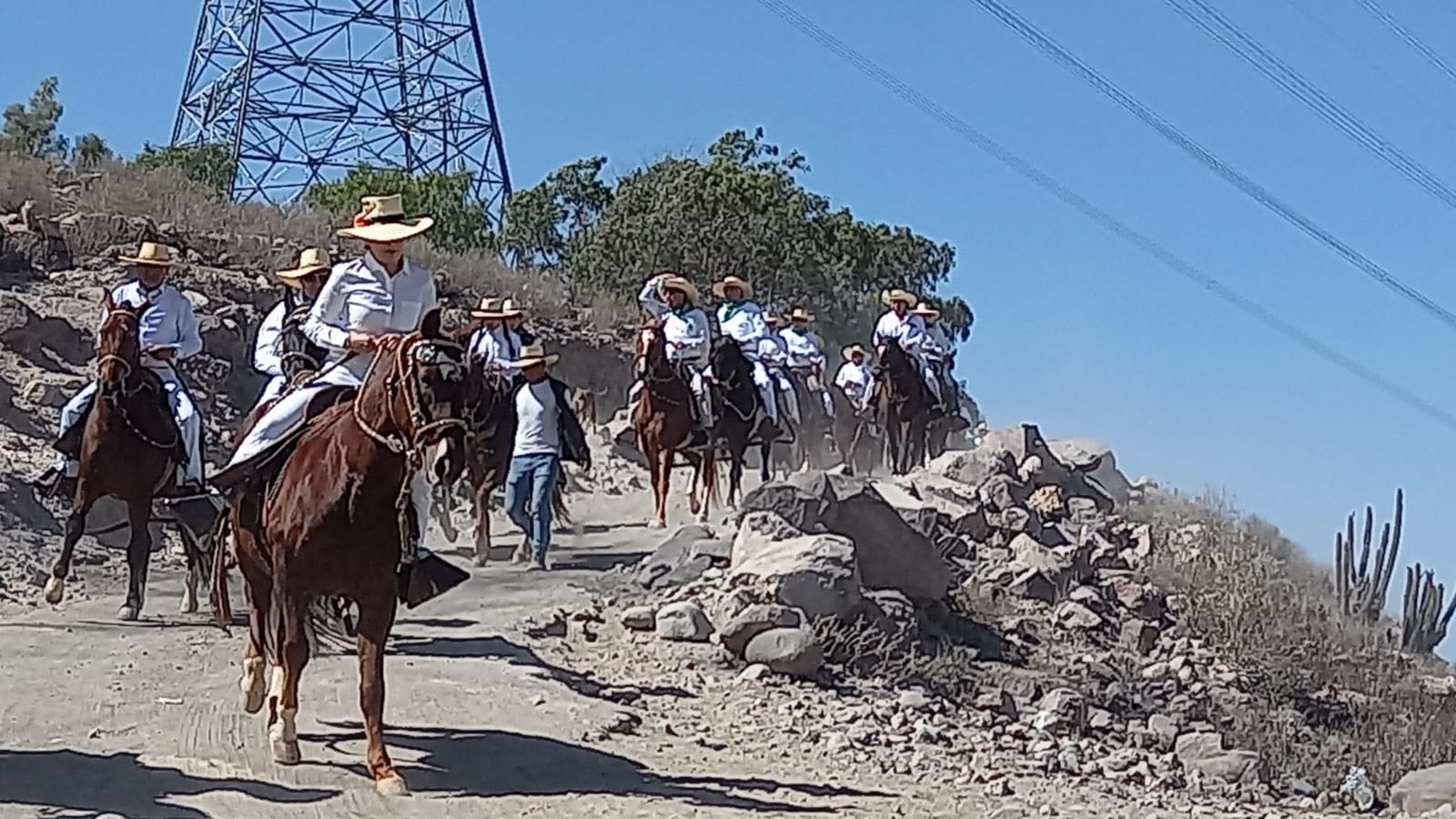 Con cabalgata promueven la ruta del loncco socabayino