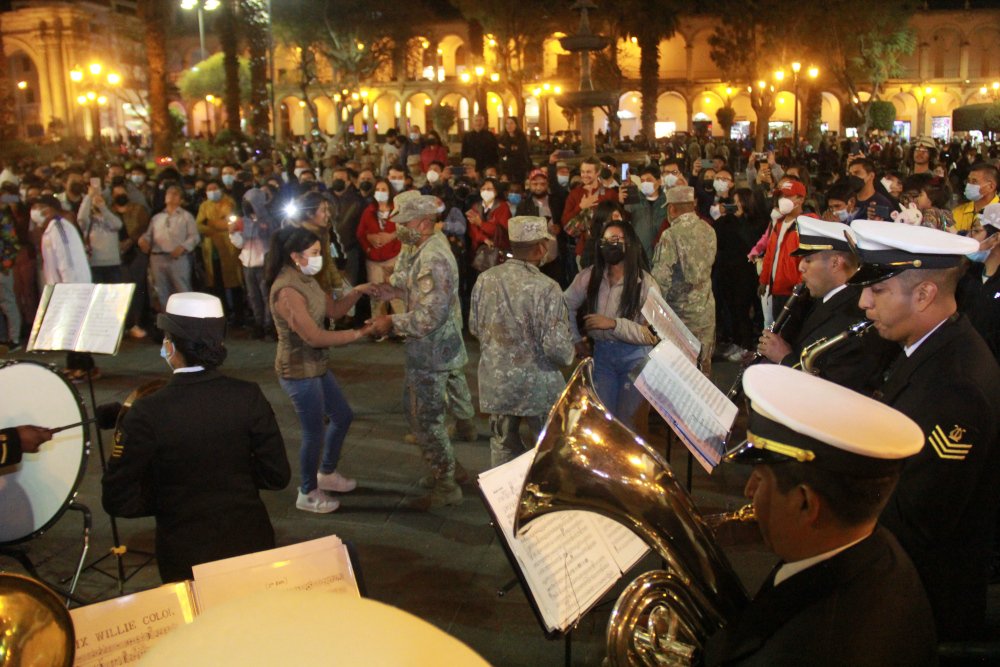 Hoy en el Paseo de autoridades y ceremonia por Día de la Bandera