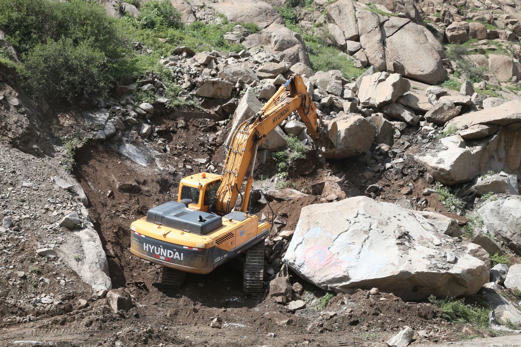 Casi 4 mil pobladores afectados por obras paralizadas en Pampamarca