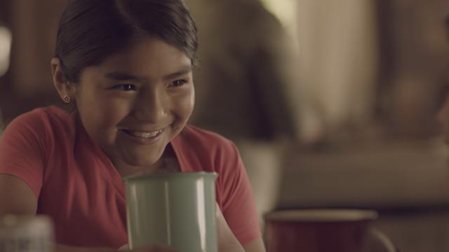 Leche Gloria celebra 80 años donando un millón de vasos de leche