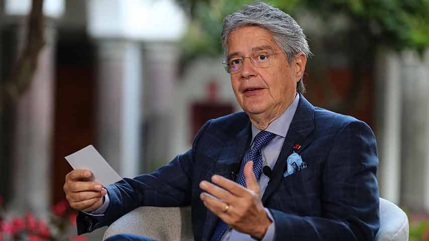 El presidente de Ecuador se salva de ser destituido por el Parlamento