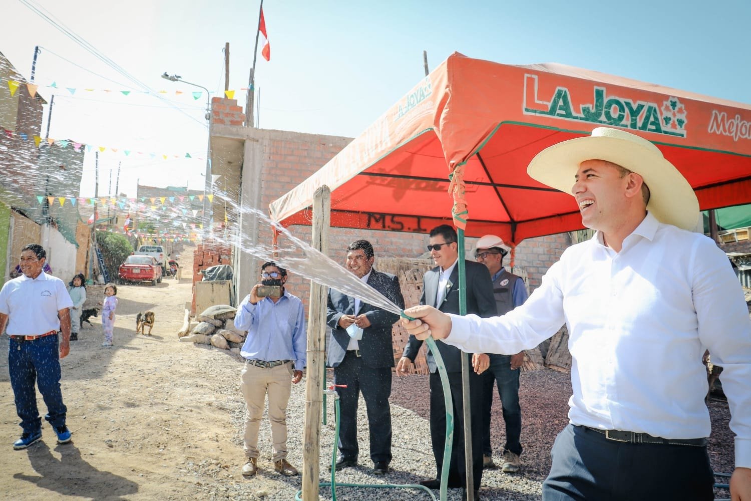 Inauguraron obras de agua y desagüe en La Joya