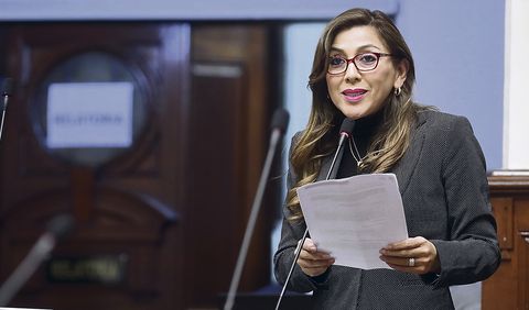 Lady Camones, de APP, encabeza lista multipartidaria para Congreso