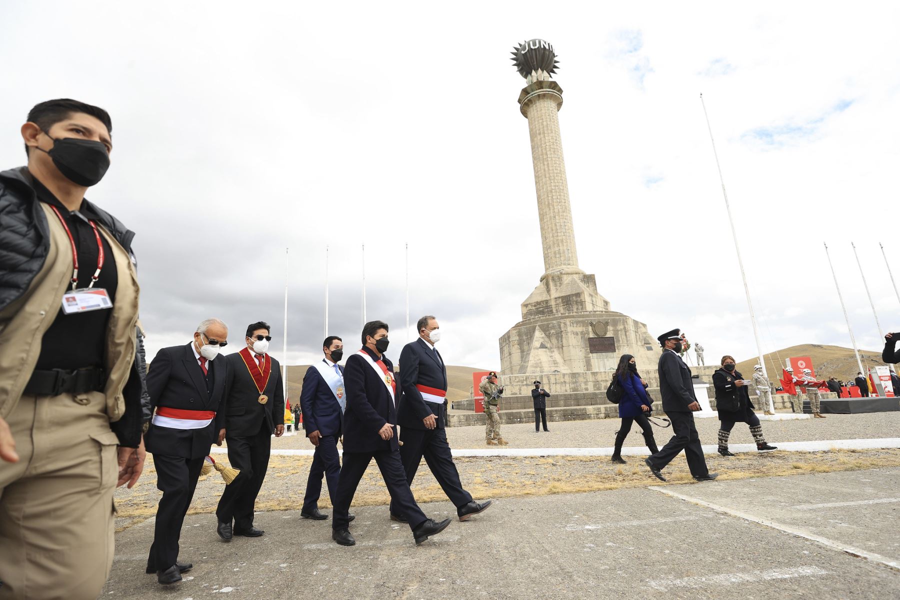 Presidente Castillo da ultimátum al Congreso