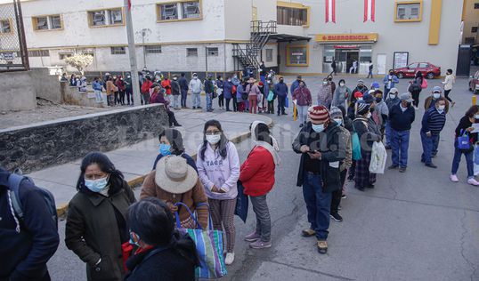 Pacientes siguen pasando un calvario para poder ser atendidos en hospitales