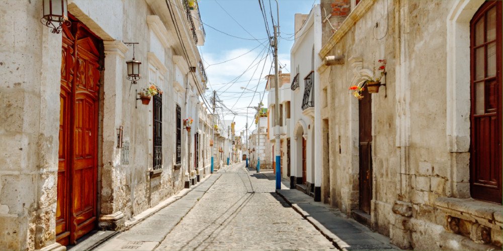 Los atributos que caracterizan a la identidad cultural de arequipeños