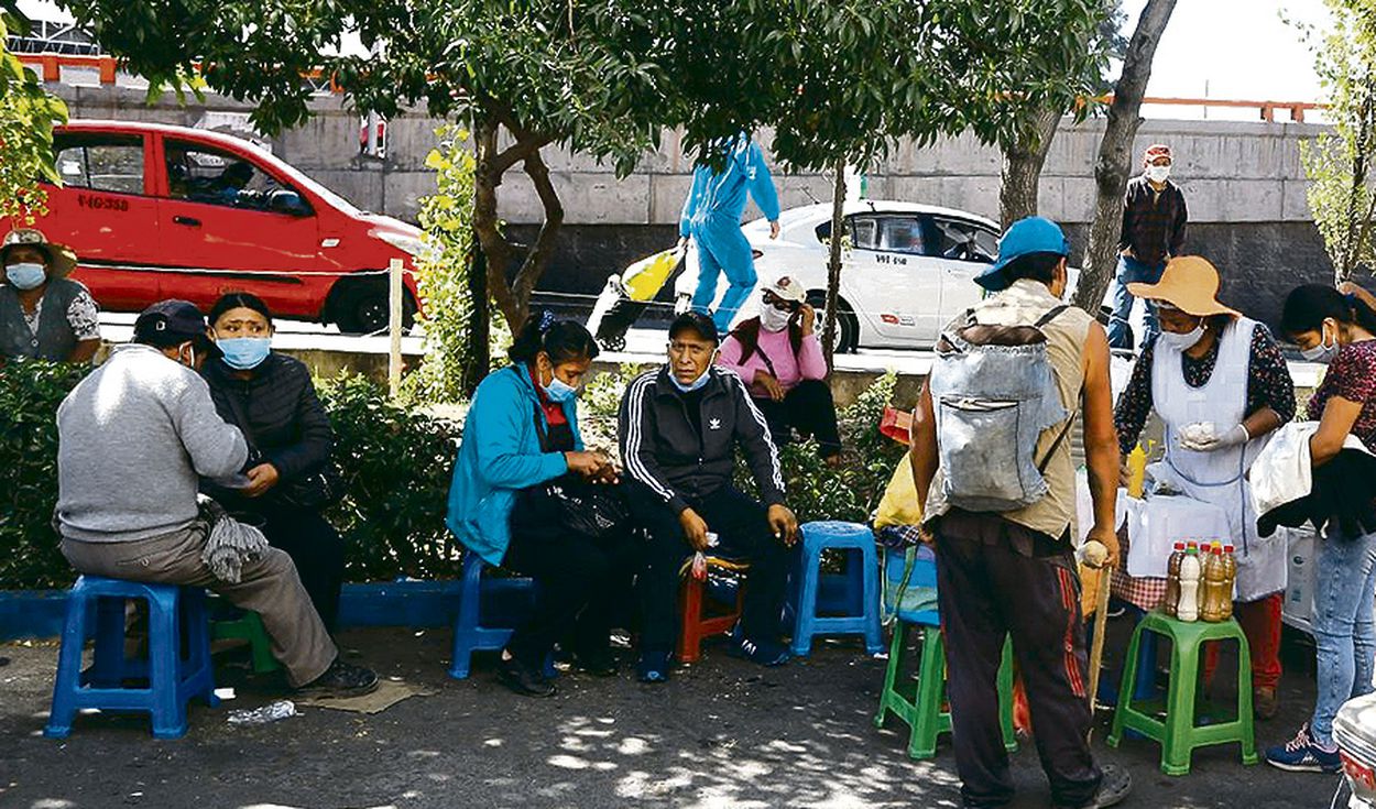 Autoridades, funcionarios y dirigentes rechazan el uso facultativo de mascarillas