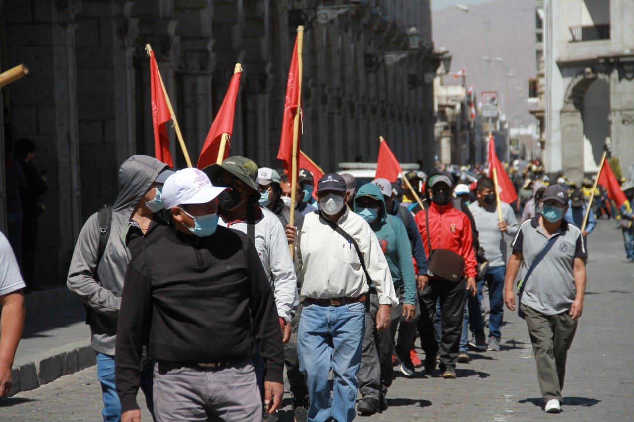 Gremios de Arequipa marcharon en respaldo a reformas laborales