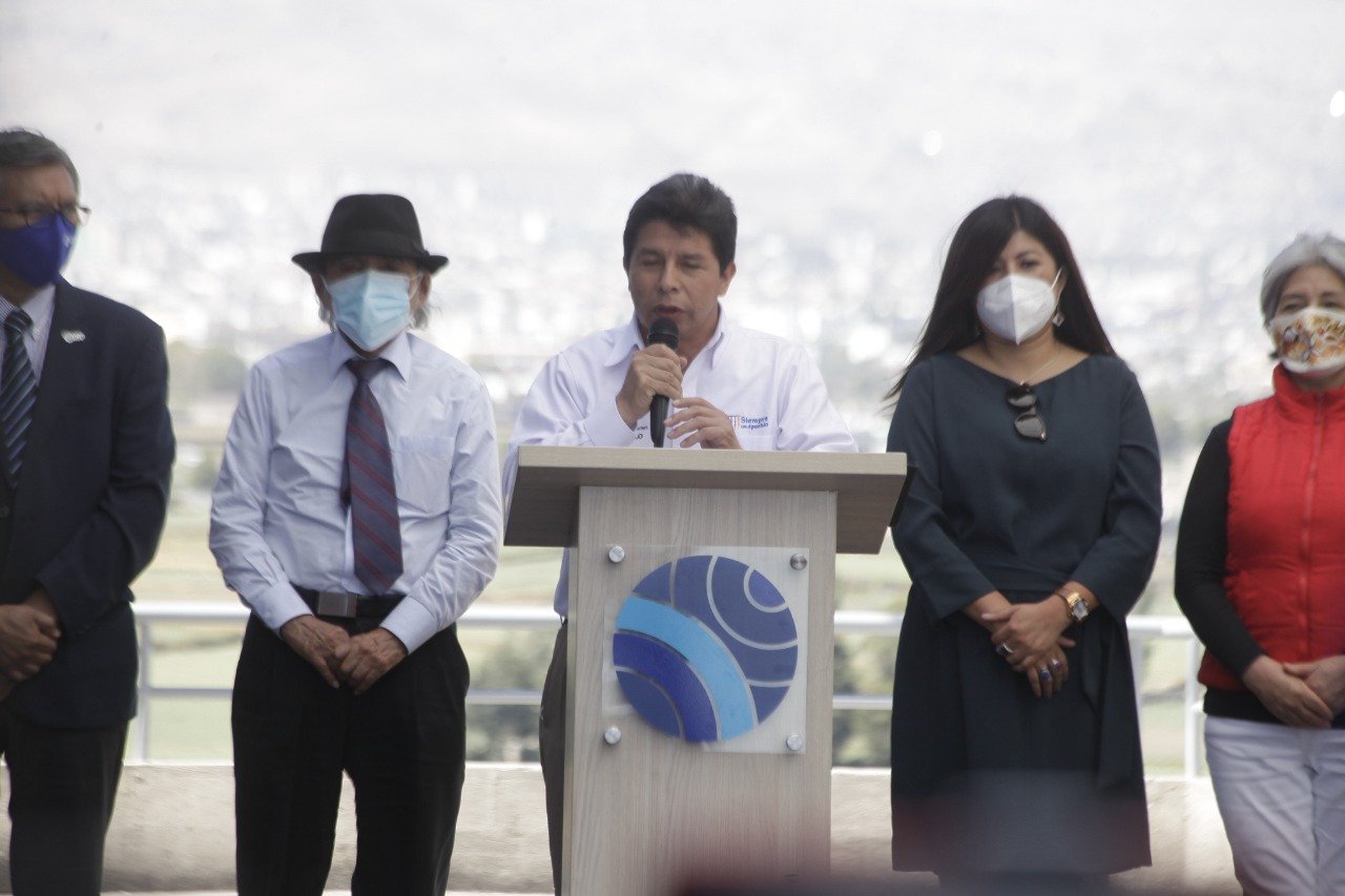 Pacientes pifiaron a Jefe de Estado