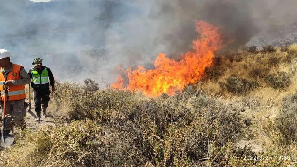 Incendio forestal se extendió en las faldas del volcán Misti