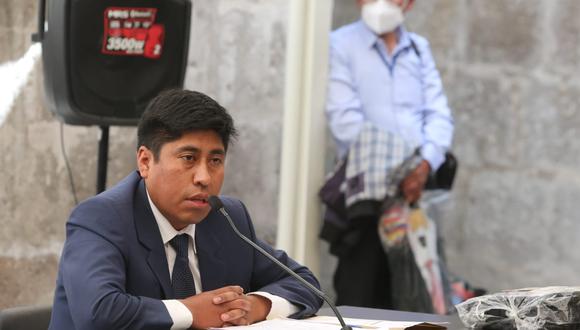 Todos eran amigos y compañeros de baile del asesor de gobernación