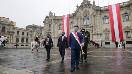 Se registra fuerte movimiento en Palacio tras renuncia de Premier