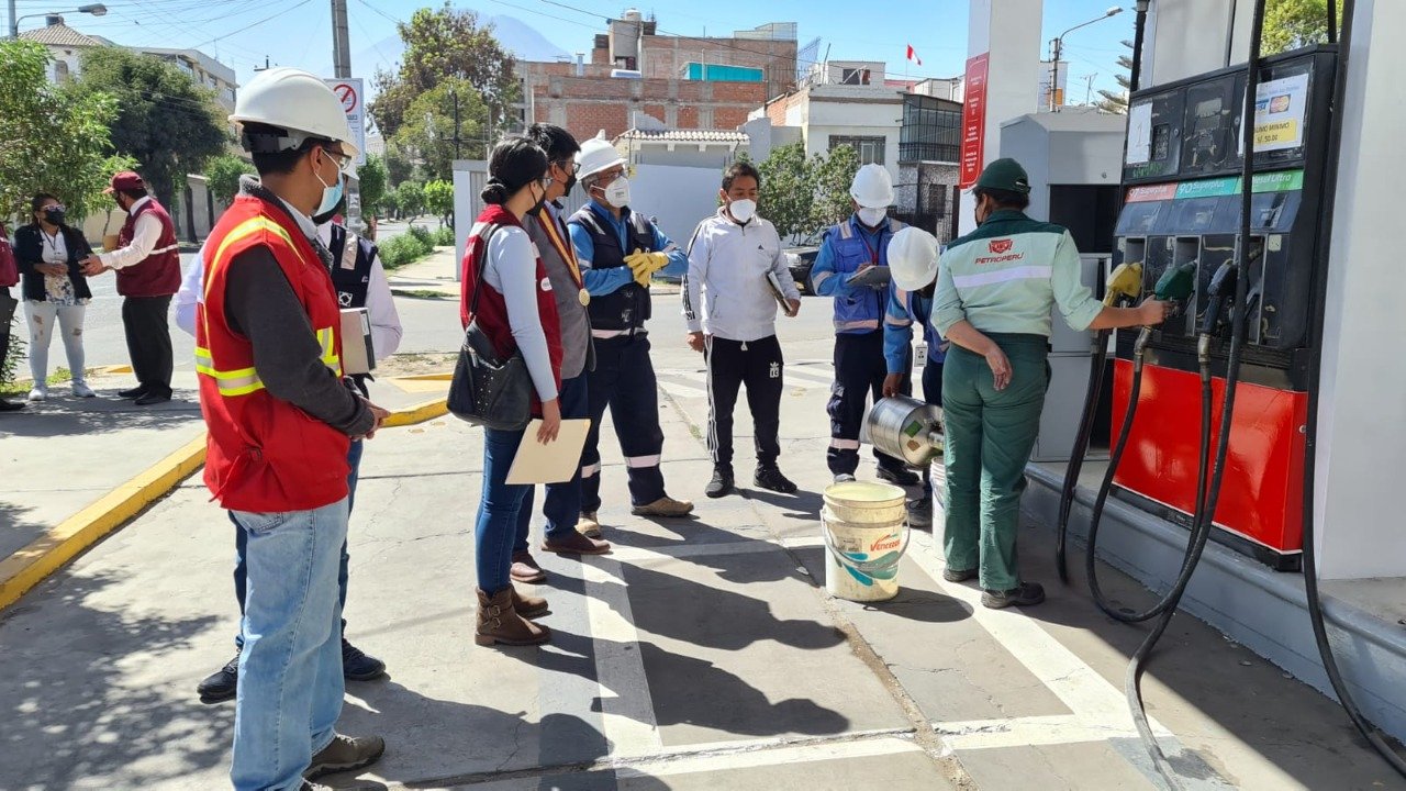 Continúan los operativos en grifos y precio de combustibles sigue bajando