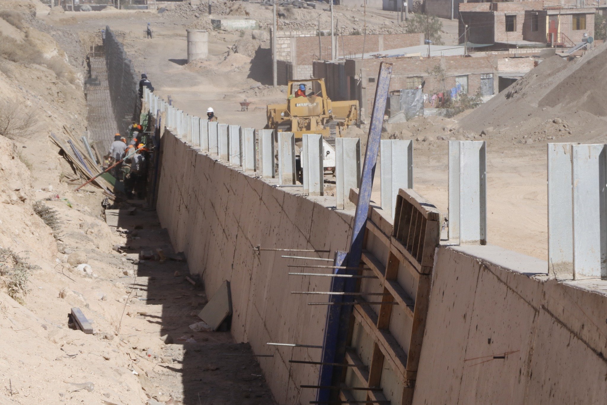 Continúa obra del puente Añashuayco