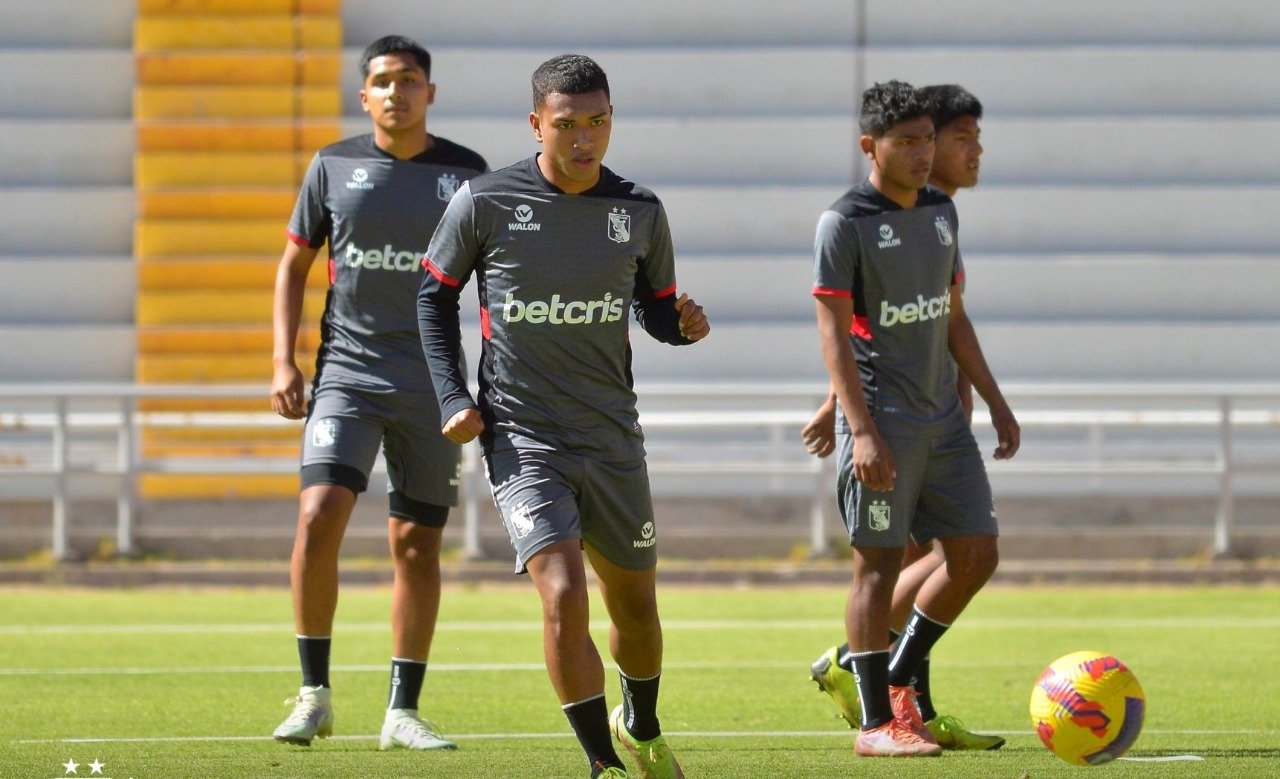 Palacios destacó y confía en labor del DT Juan Reynoso