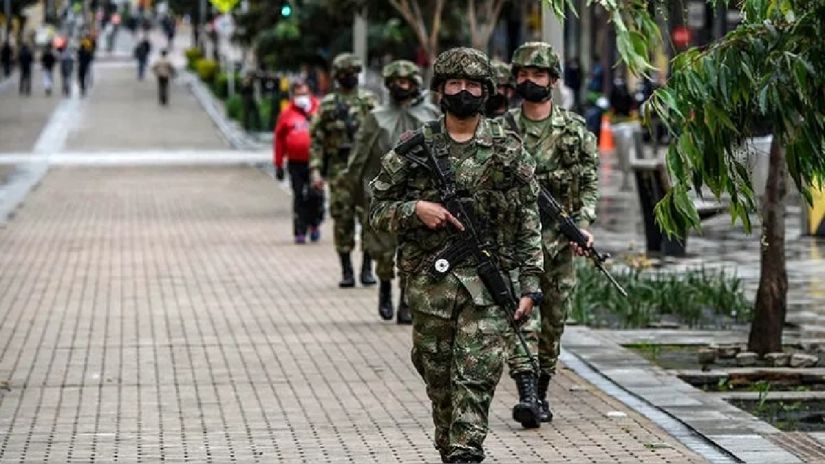 Colombia: gobierno pide al Ejército que suspenda reclutamiento forzado