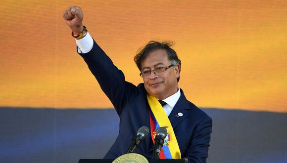 Gustavo Petro jura como nuevo presidente de Colombia