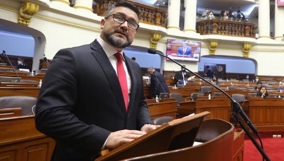 Presentan moción de censura contra ministro de Transportes