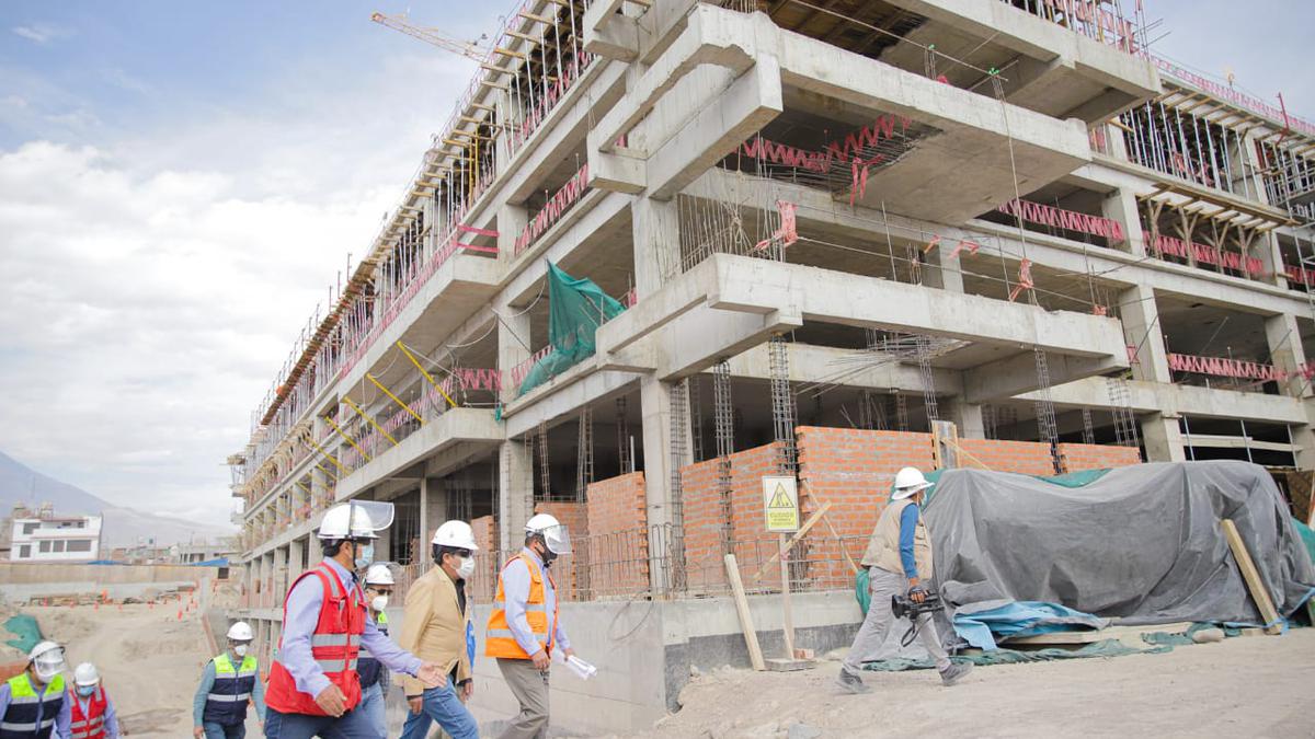 Destrabar obras paralizadas generaría más de 300 mil puestos de trabajo